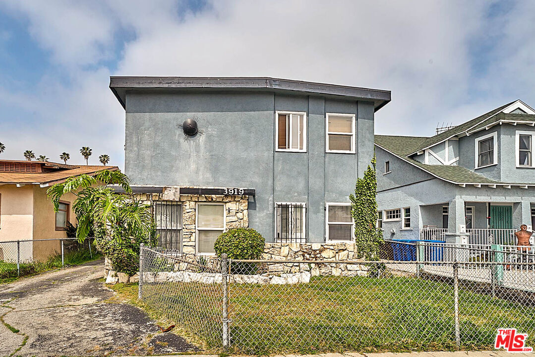 Primary Photo - 3919 Halldale Ave