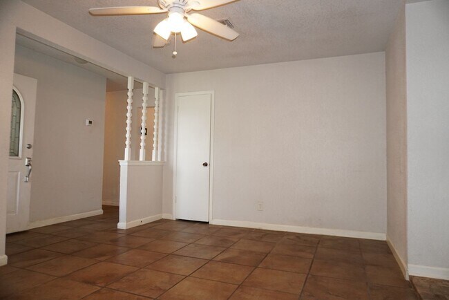 Foto del edificio - 2007 Hickory Hill Dr
