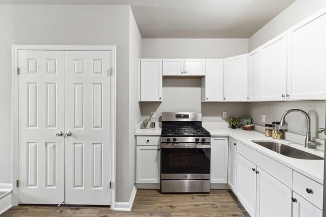 Foto del edificio - 220 N Collington Ave