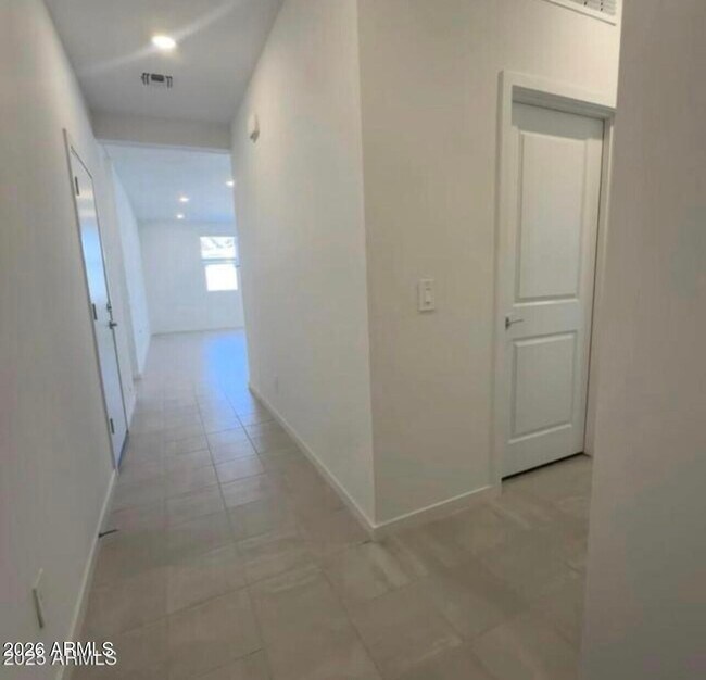 Foto del edificio - 17734 W Madison St