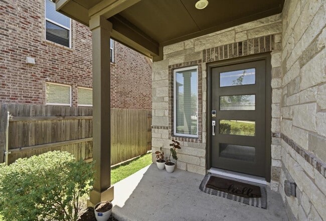 Building Photo - 488 Pepperbark Loop