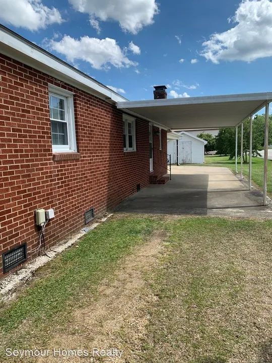 Foto del edificio - Adorable 2 BR | 1.5 BA Brick Home in Rosewood! *Lawn Care Included!*