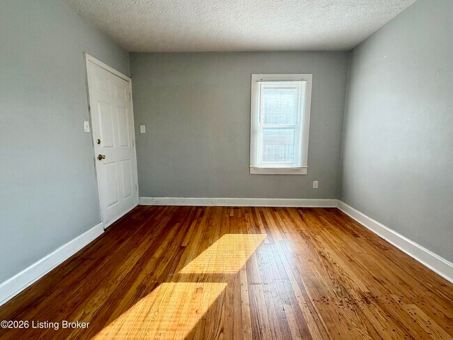 Foto del edificio - 121 E 14th St