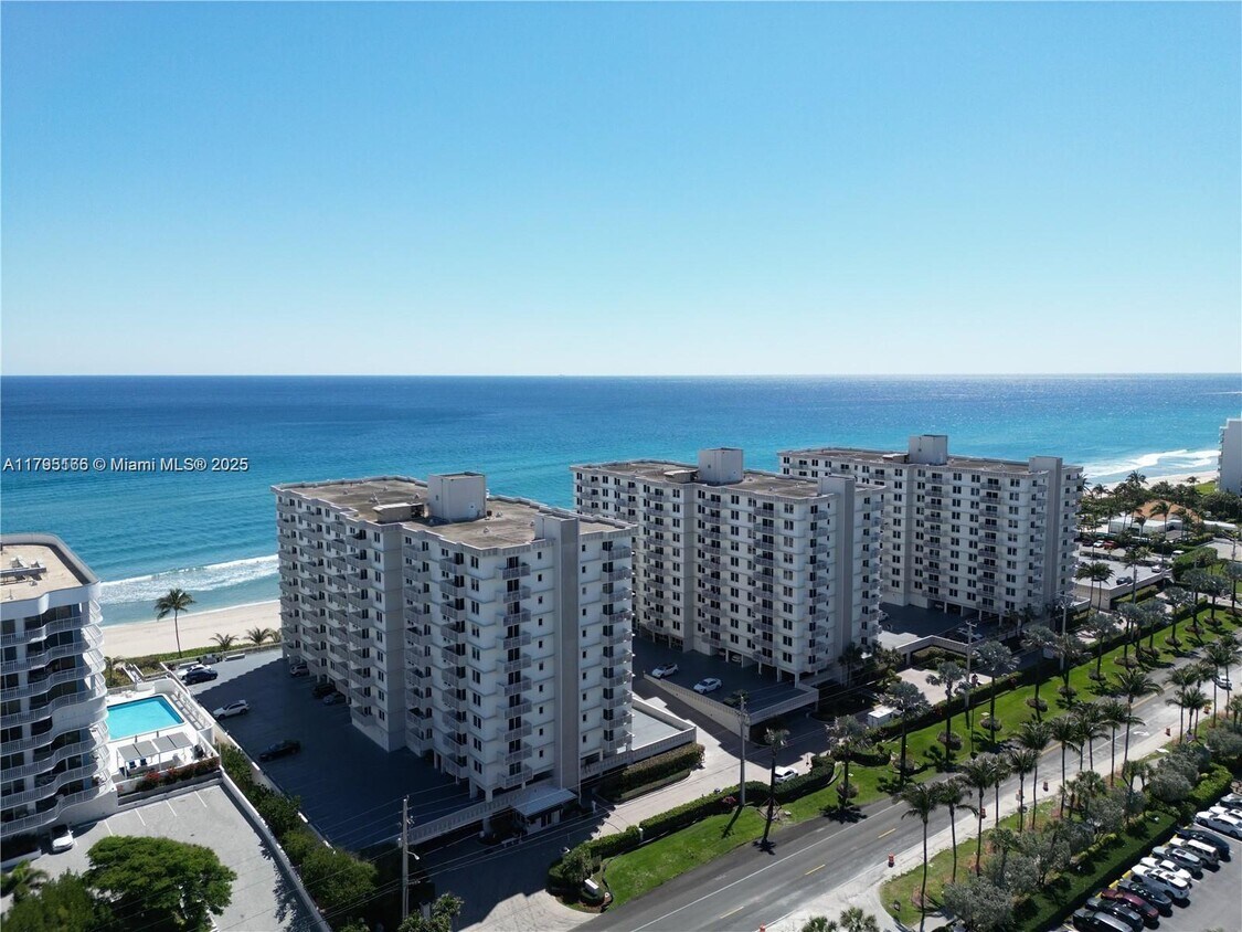 Primary Photo - 3215 S Ocean Blvd