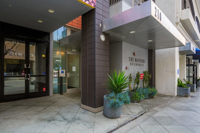 Entrada de Mayfair - Mayfair Residences at Santa Monica Beach