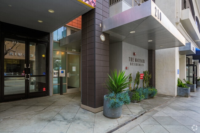 Mayfair Entrance - Mayfair Residences at Santa Monica Beach