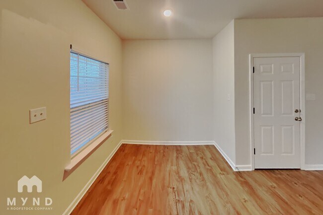 Building Photo - 10155 Sterling Ridge Dr