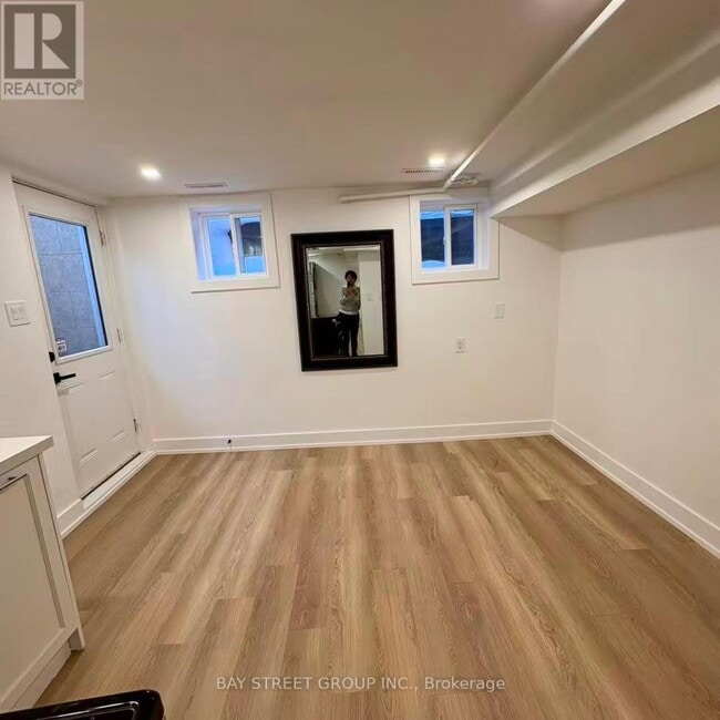 Building Photo - 2513 Benedet Dr