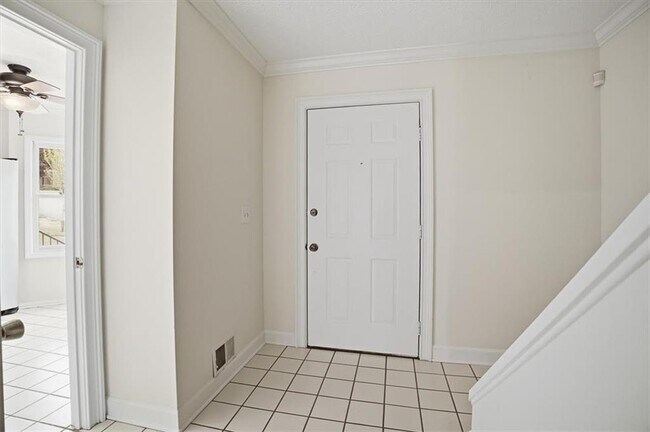 Foto del edificio - 2600 Holcomb Springs Dr