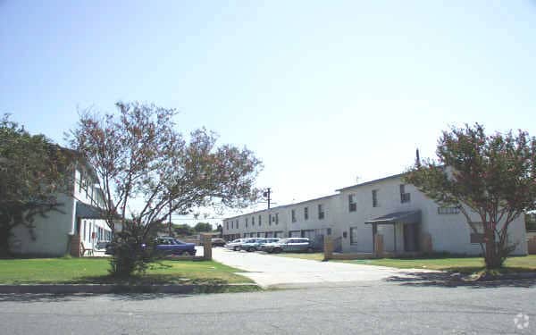 Building Photo - 3231 Acacia Ave