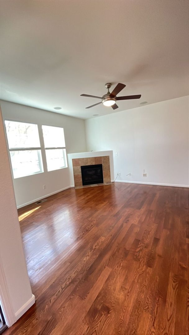 Foto del edificio - Charming 2 Bedroom, 2.5 bath Townhome in Fabulous Erie, Co!