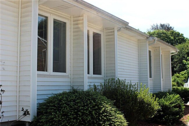 Foto del edificio - 18 Fortin Rd