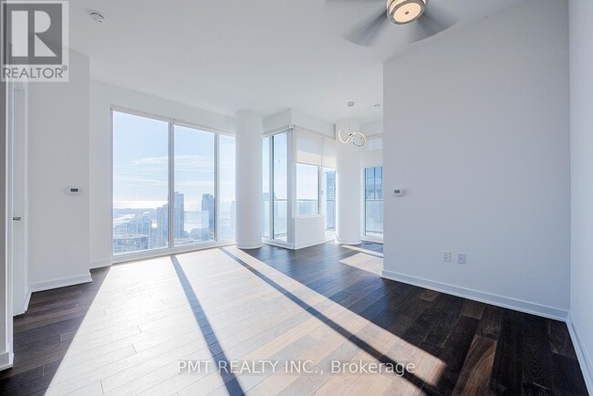 Building Photo - 115 Blue Jays Way