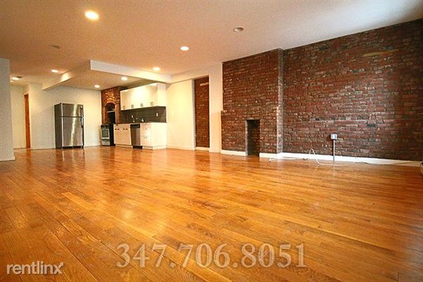 Building Photo - 250 Monroe St