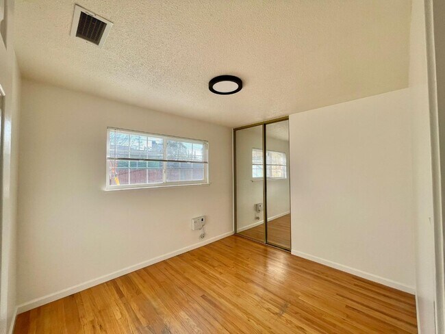Building Photo - 5074 La Honda Ave