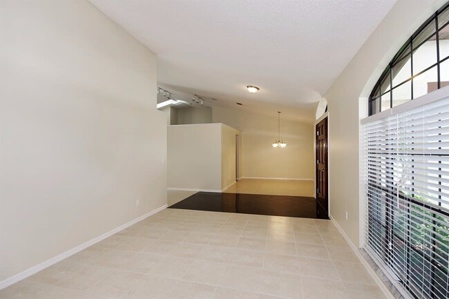 Building Photo - 12740 Forestedge Cir