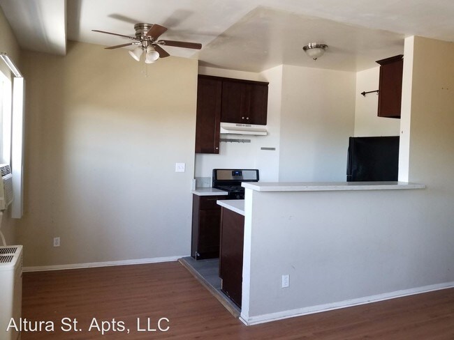 Building Photo - 3020 Altura St