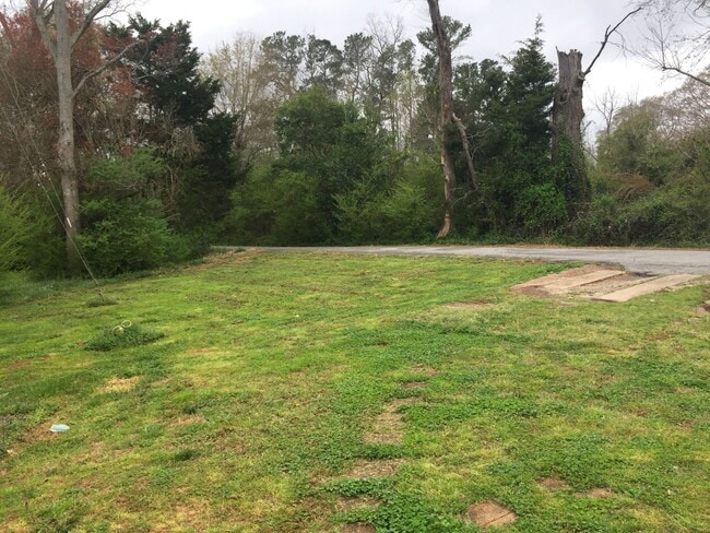 Building Photo - 2BD Duplex in Pendleton for Rent! Only $1,...