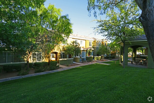 Building Photo - Willowbrook