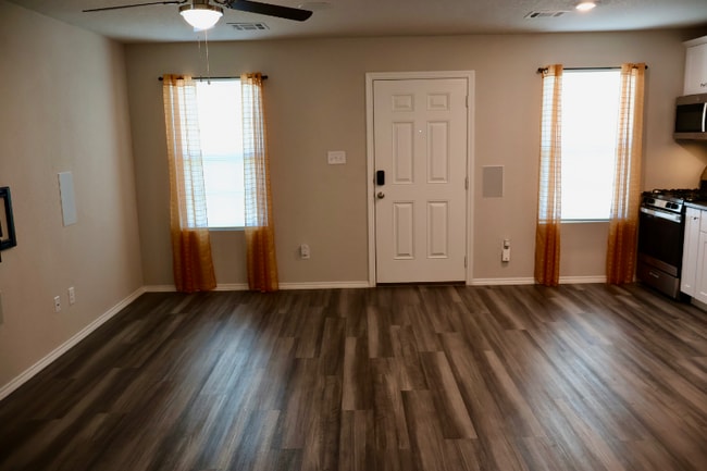Photo - 6933 Sunspot (Converse, TX) House