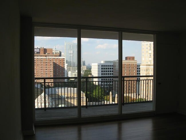 Building Photo - 620 Peachtree St NE