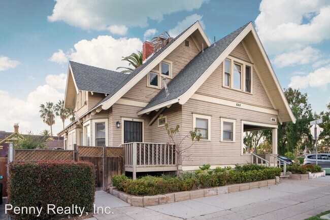 Building Photo - 644 25th St