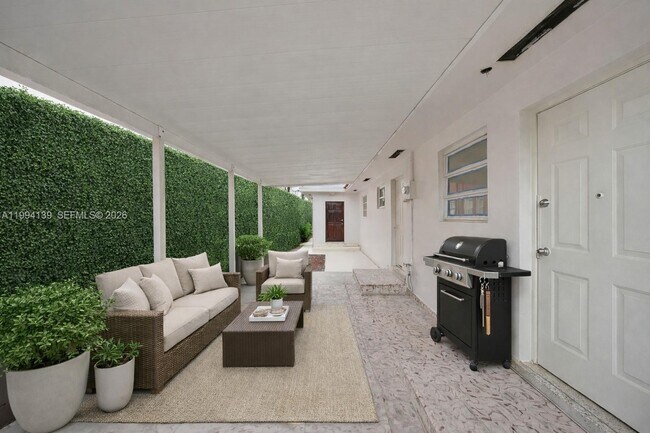 Foto del edificio - 1781 SW 13th St