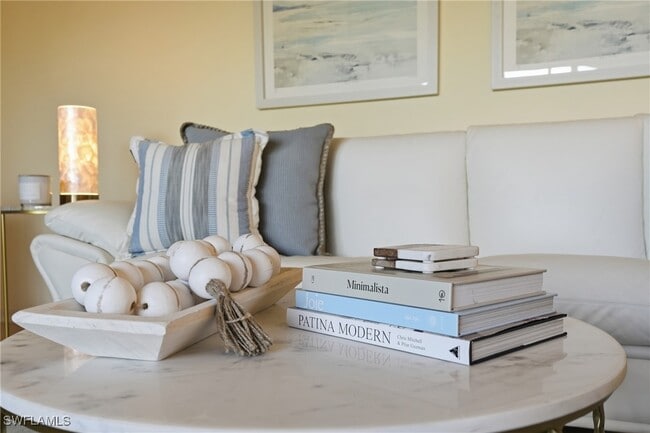 Foto del edificio - 7048 Pelican Bay Blvd