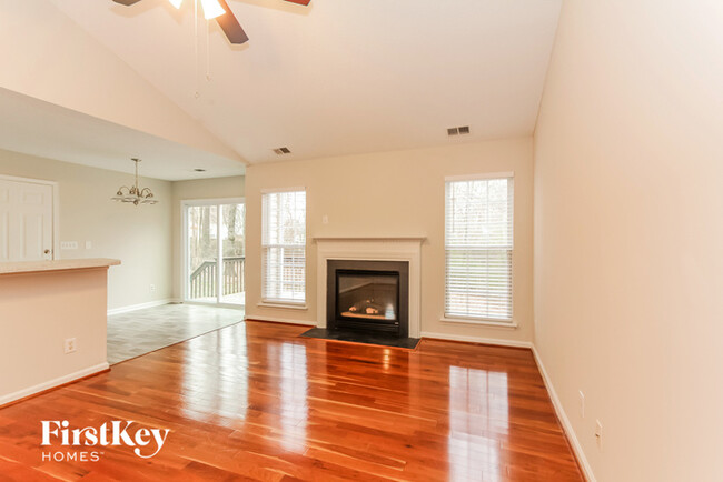 Building Photo - 7935 Bella Vista Ct
