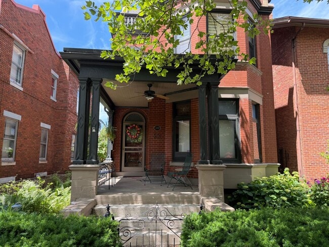 Building Photo - 23 Van Buren St