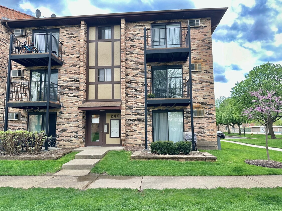 240 Klein Creek Ct Unit 3, Carol Stream, IL 60188 - Condo for Rent in ...