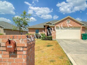 Building Photo - 3053 Clydesdale Way