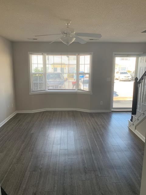 Foto del edificio - 3955 Sterling Pointe Dr