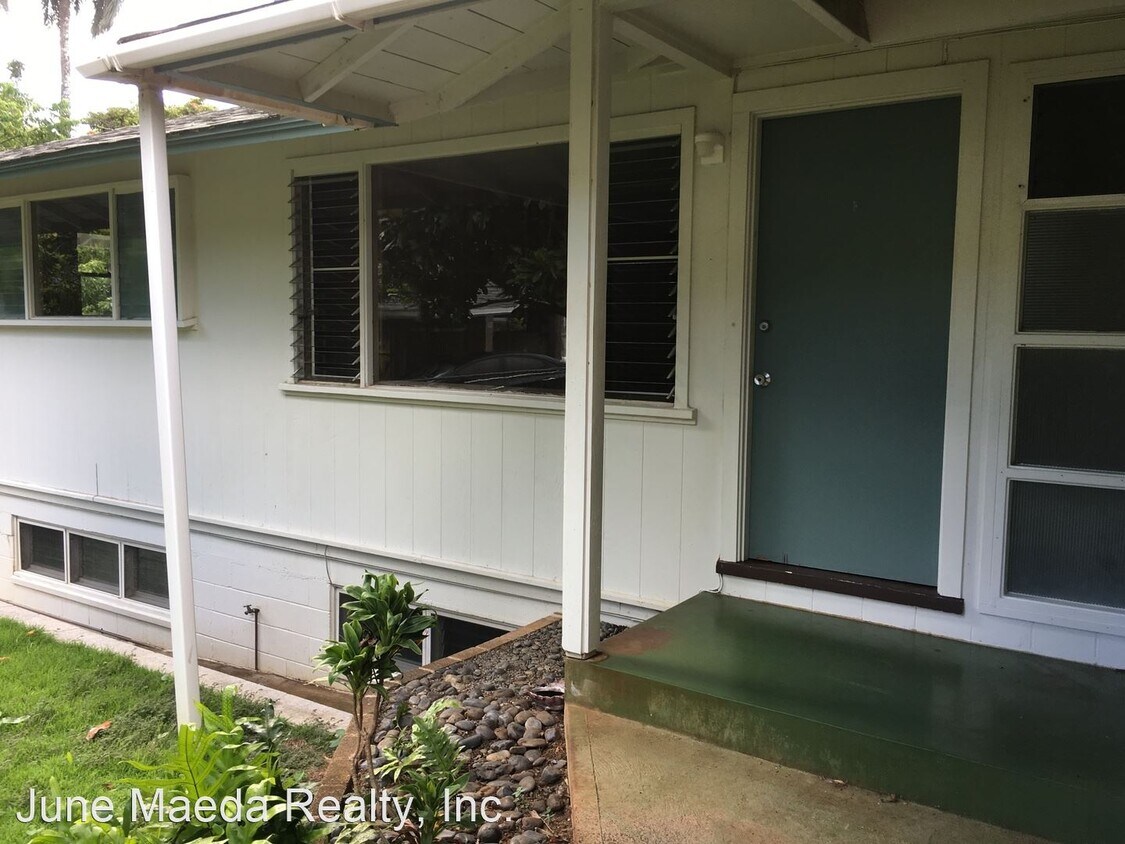 Primary Photo - 4 br, 2 bath House - 35-B Country Club Road