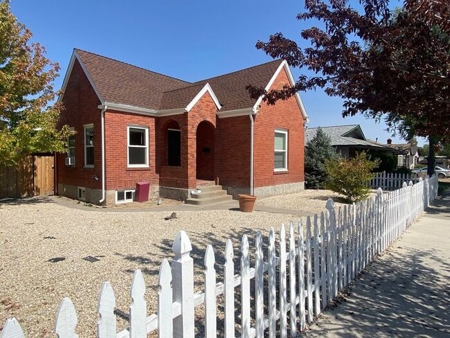 Building Photo - Fabulous Reno Historical House - Charming ...