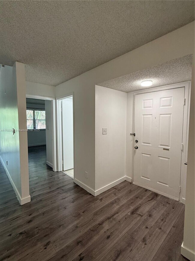 Foto del edificio - 640 S Park Rd