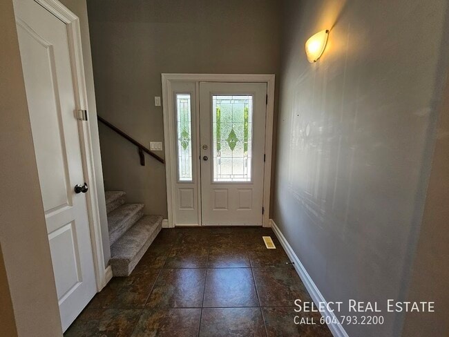 Building Photo - 45957 Sherwood Dr