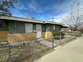 Building Photo - 605 4th St