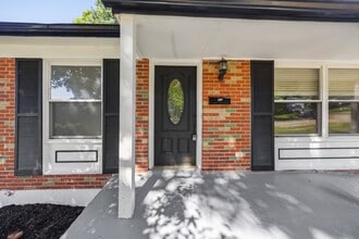 609 N Elm Ave