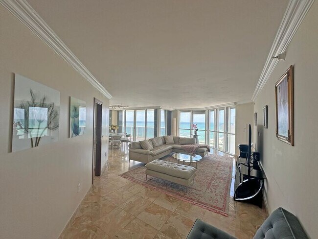 Building Photo - 16711 Collins Ave