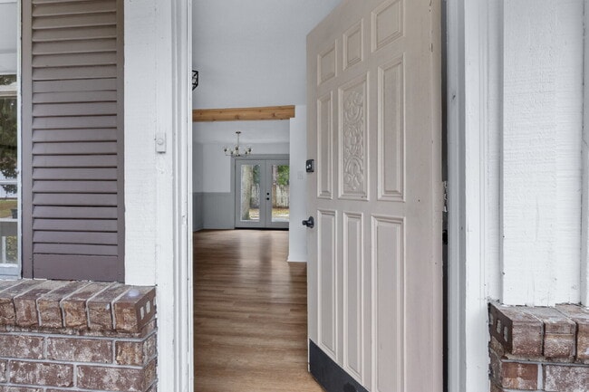 Building Photo - 115 Lucian Cir