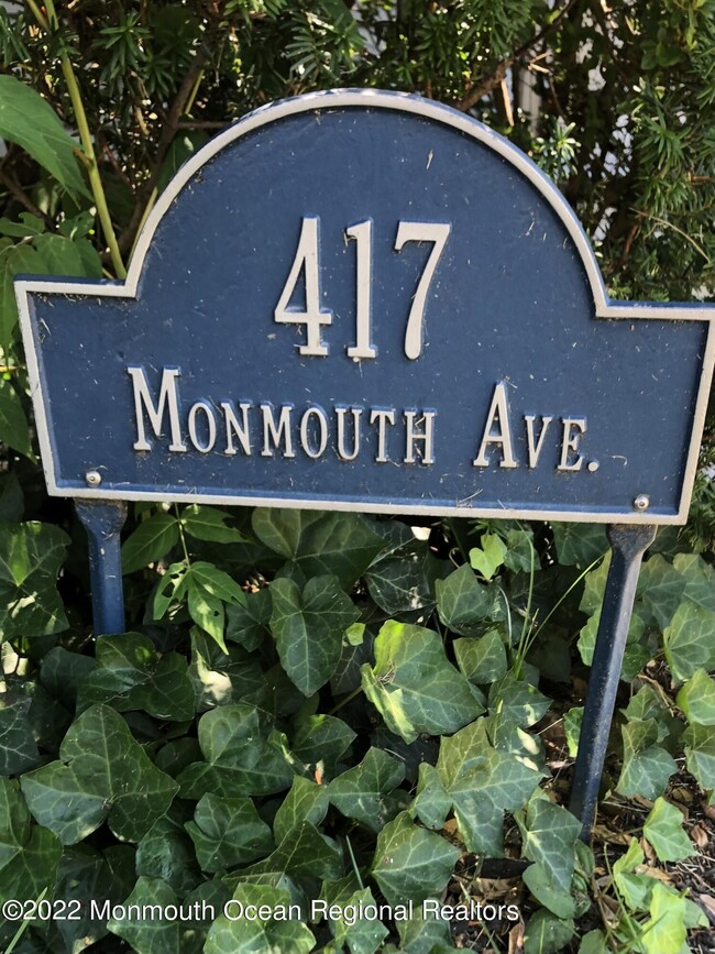 Foto del edificio - 417 Monmouth Ave