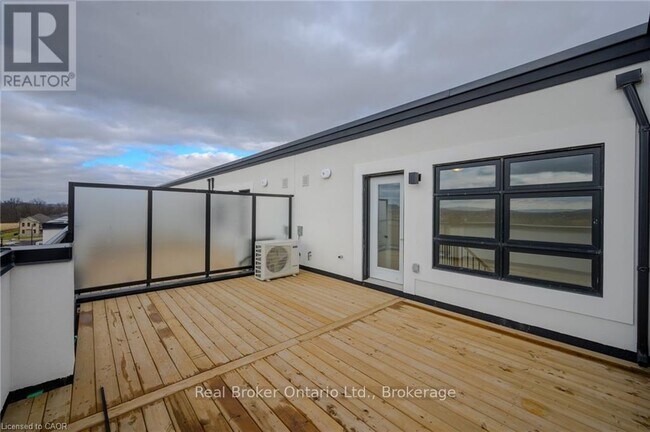 Building Photo - 1565 Rose Way