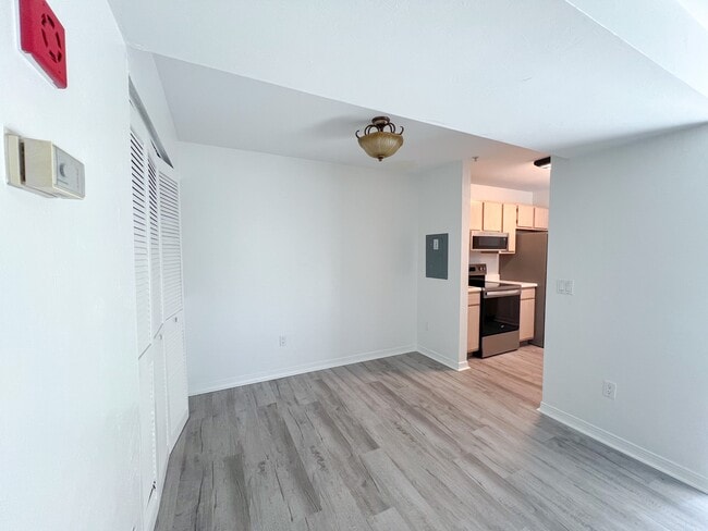 Foto del edificio - 2360 SW Archer Rd