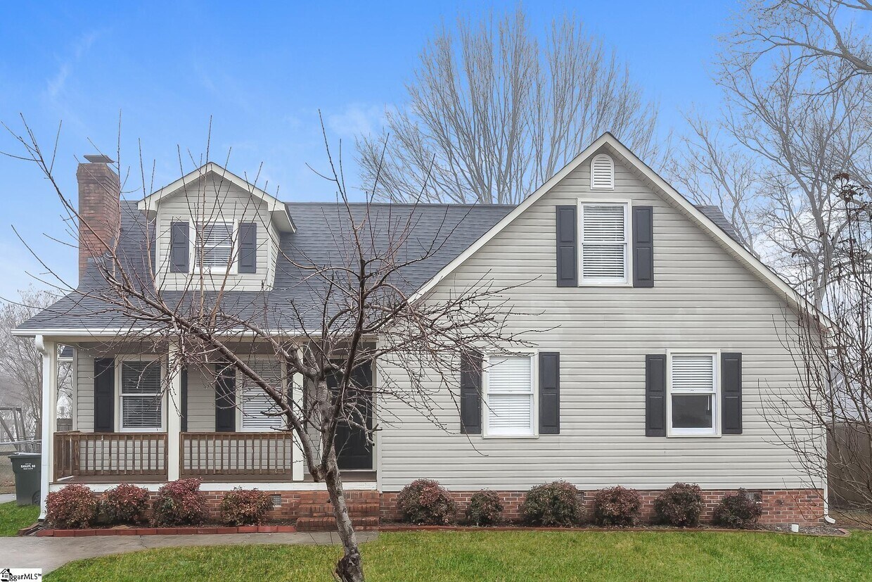 Primary Photo - 113 Court Dr