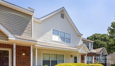 Building Photo - 3134 Summercroft Ln