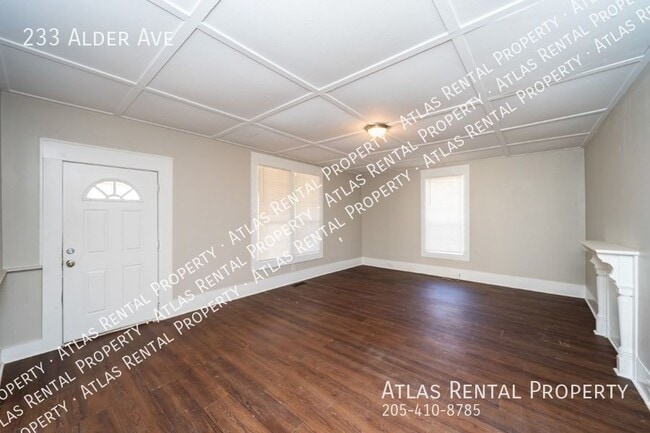 Building Photo - 233 Alder Ave