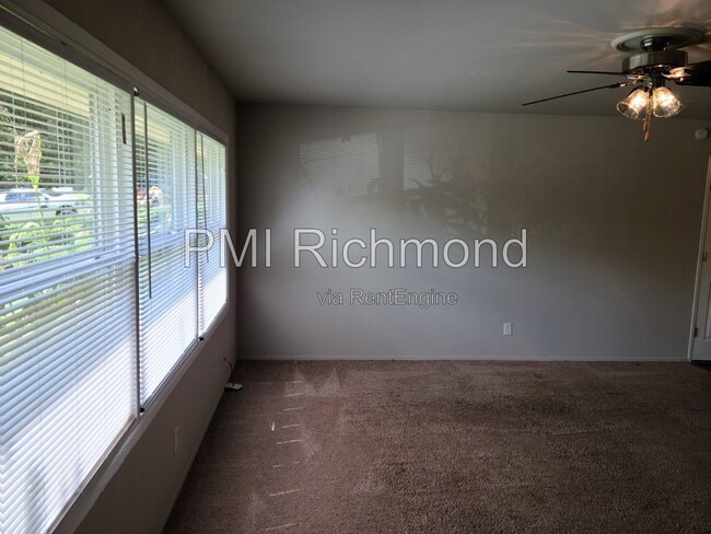 Building Photo - 9604 Stoneridge Ln