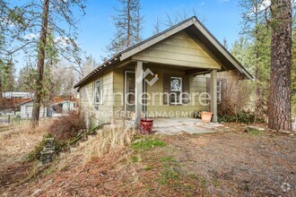 Building Photo - 10125 N Whitworth Dr