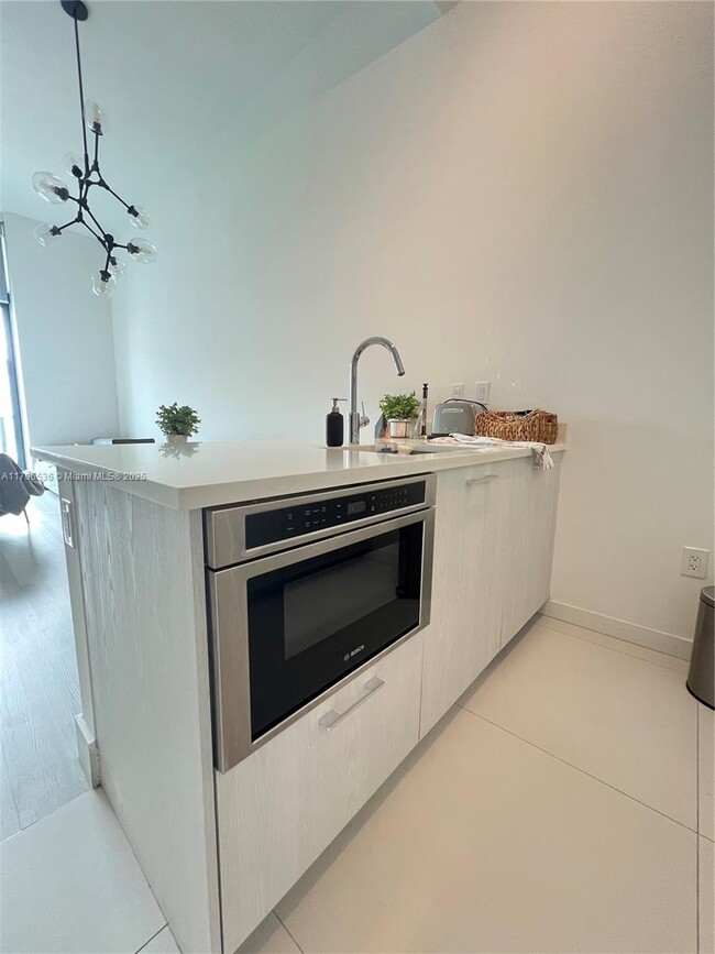 Foto del edificio - 501 NE 31st St